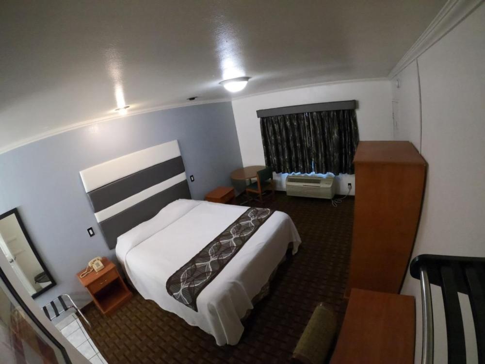 Hollywood Guest Inn